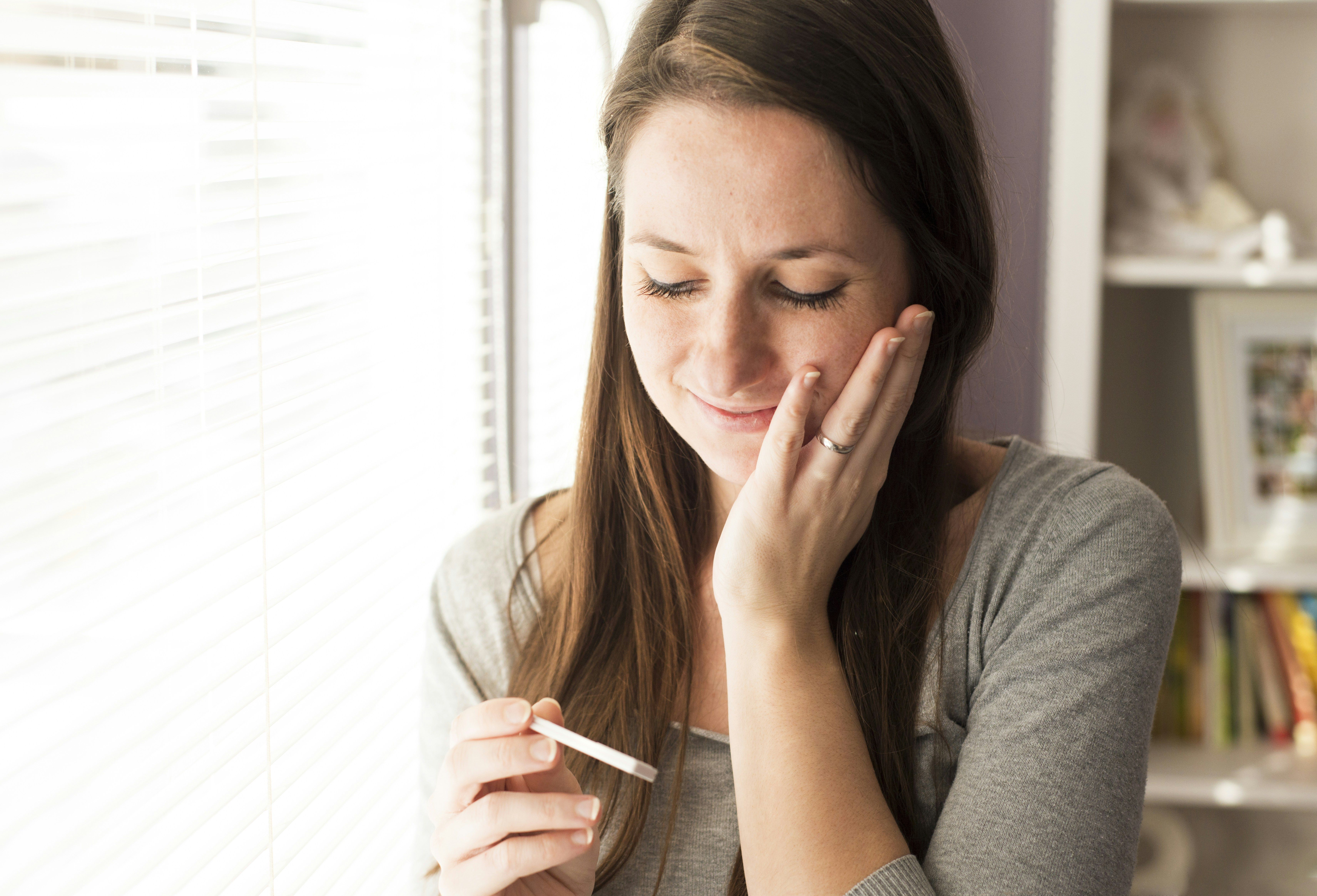 Calendar and ovulation tracking tools highlighting fertile window timing